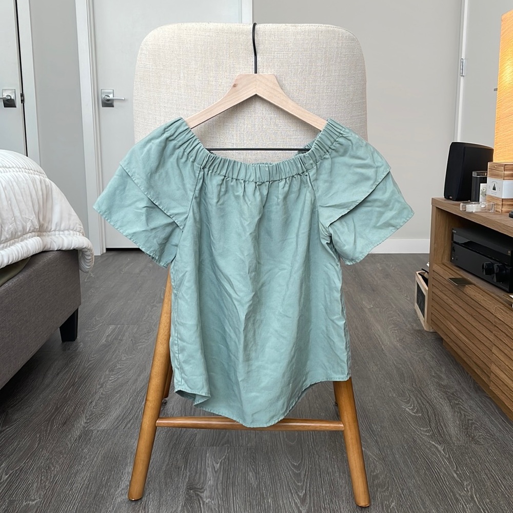 Seafoam green short-sleeved blouse
